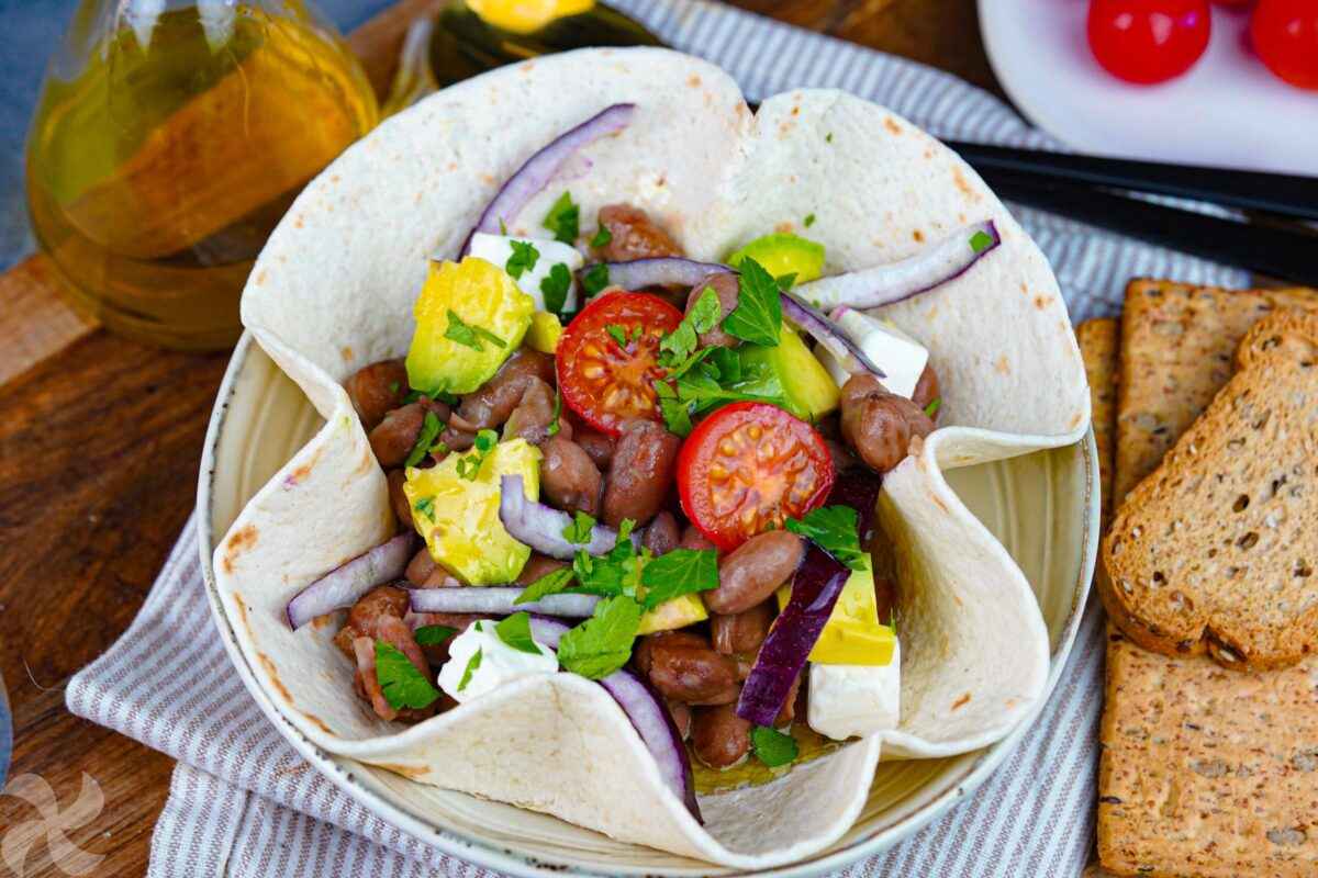 طرز تهیه سالاد لوبیا چیتی