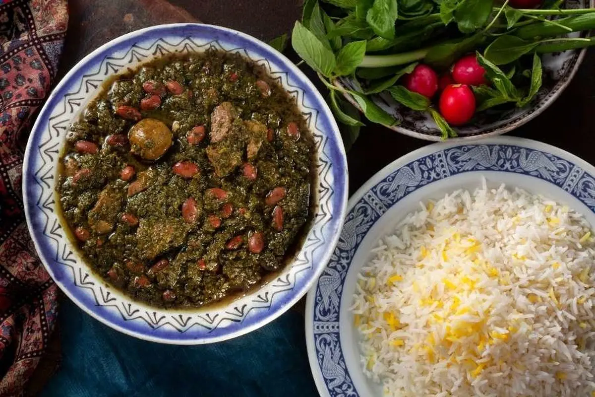 قزمه سبزی با لوبیا قرمز