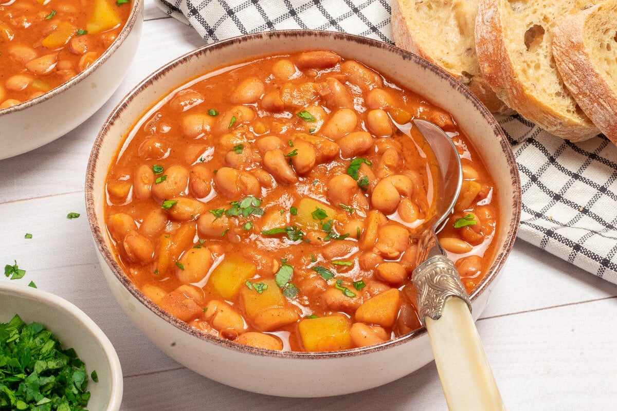 خوراک لوبیا چیتی با رب