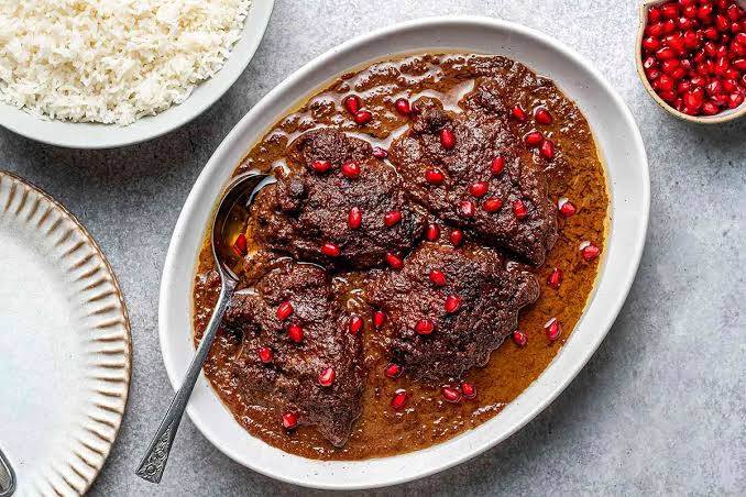 فسنجان با بادام زمینی