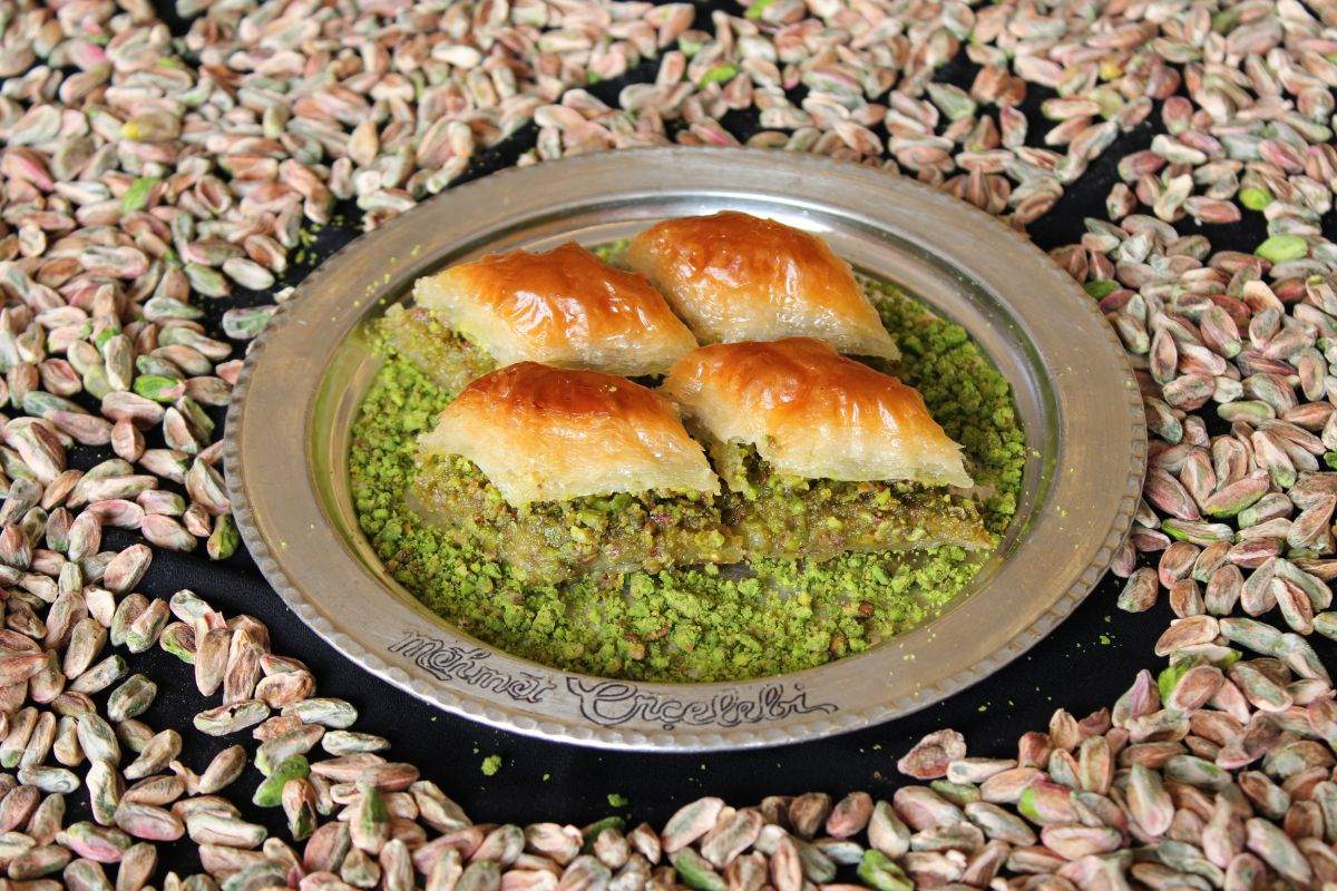 باقلوا پسته ای