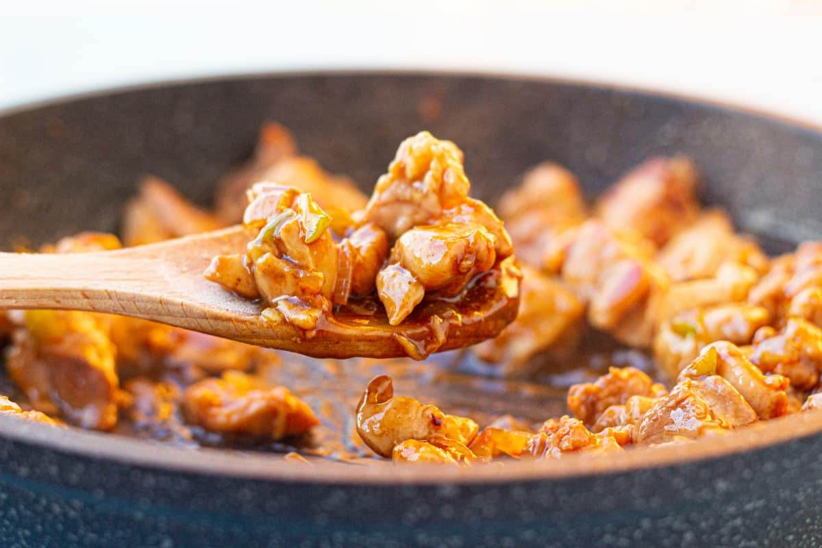 تهیه خورش کاری مرغ