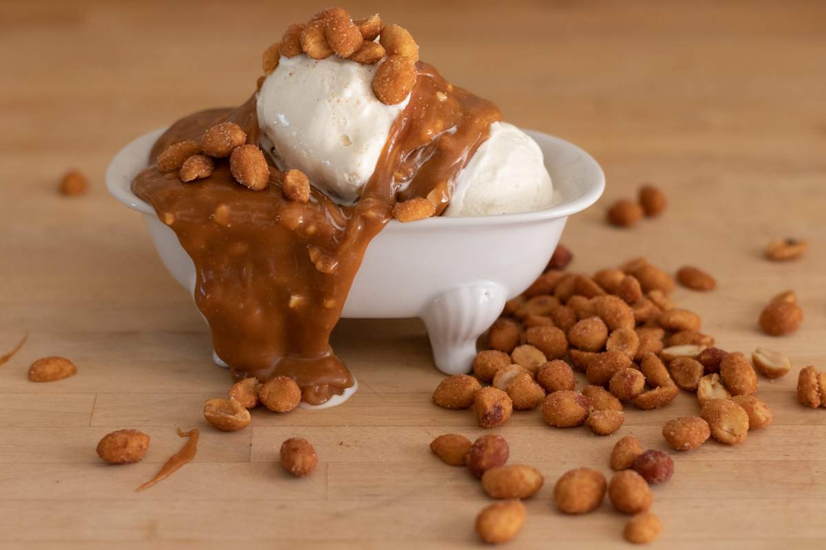 هورمون زنانه و بادام زمینی