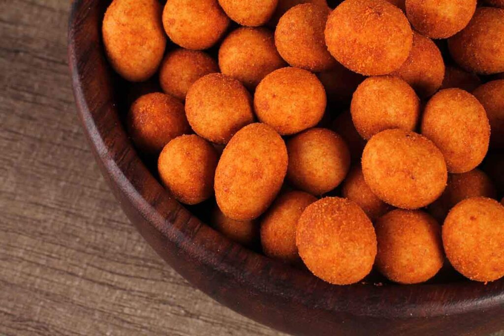 طرز تهیه بادام زمینی روکش دار خانگی