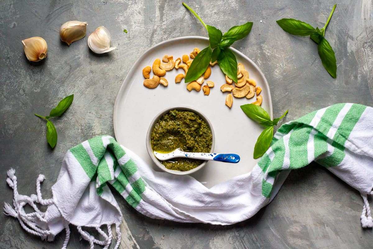 سس پستو با بادام هندی