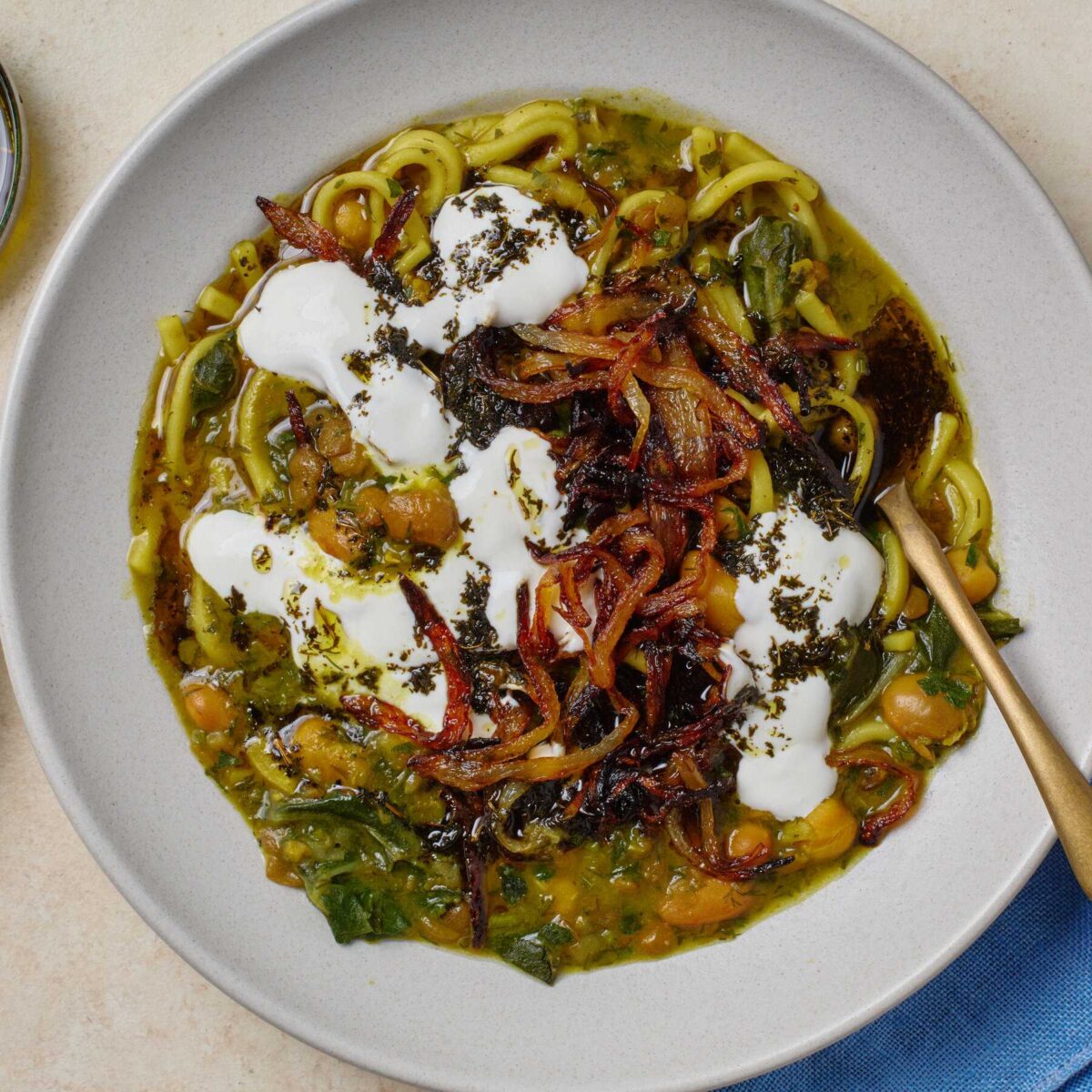 فوت و فن آش رشته مجلسی