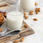 طرز تهیه شیر بادام خانگی؛ ساده، سالم و خوشمزه