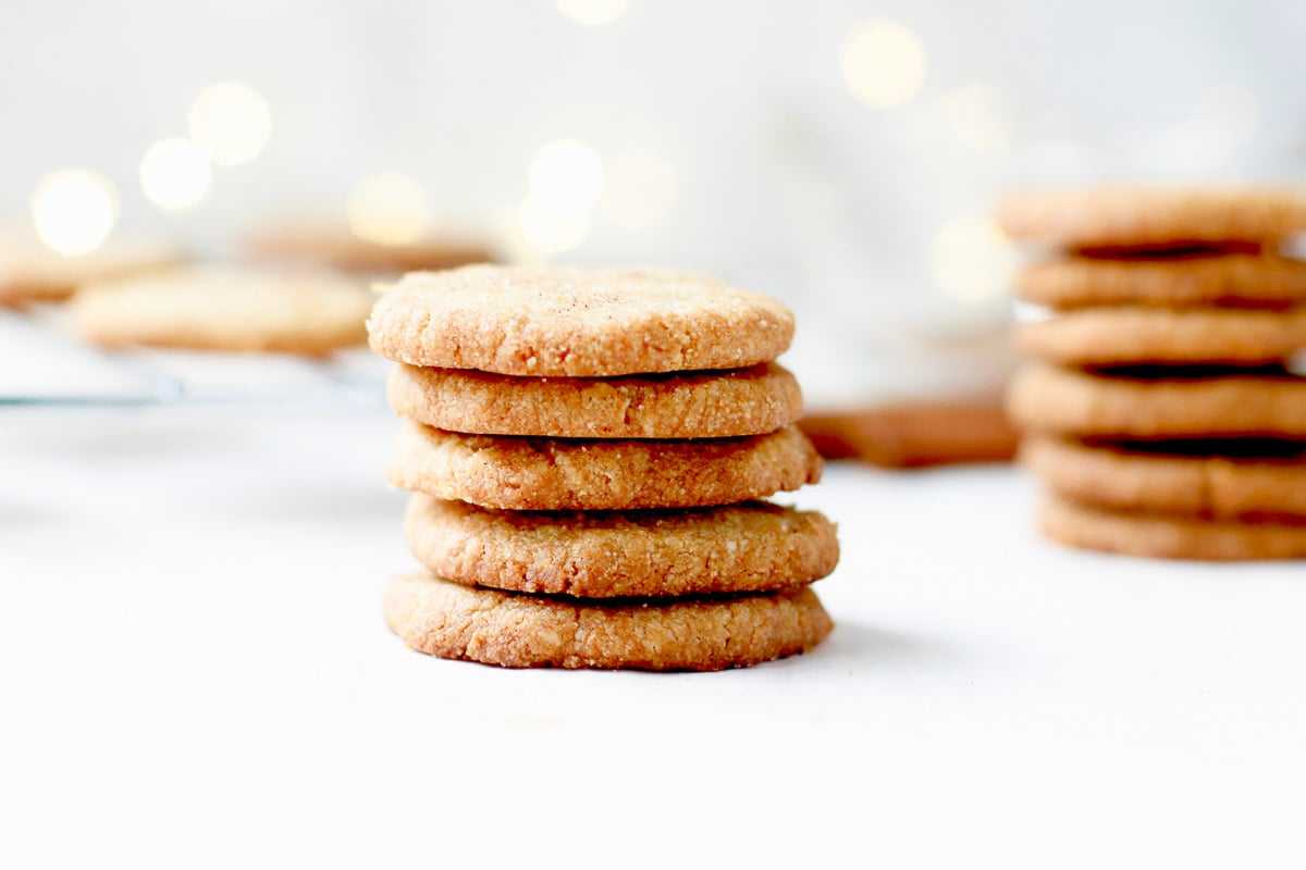 طرز تهیه کوکی رژیمی با آرد بادام