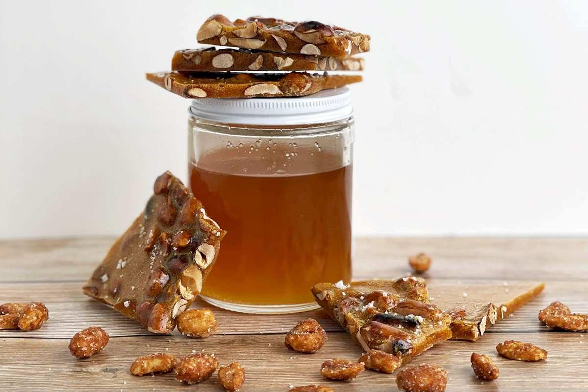 سوهان عسلی با عسل تازه