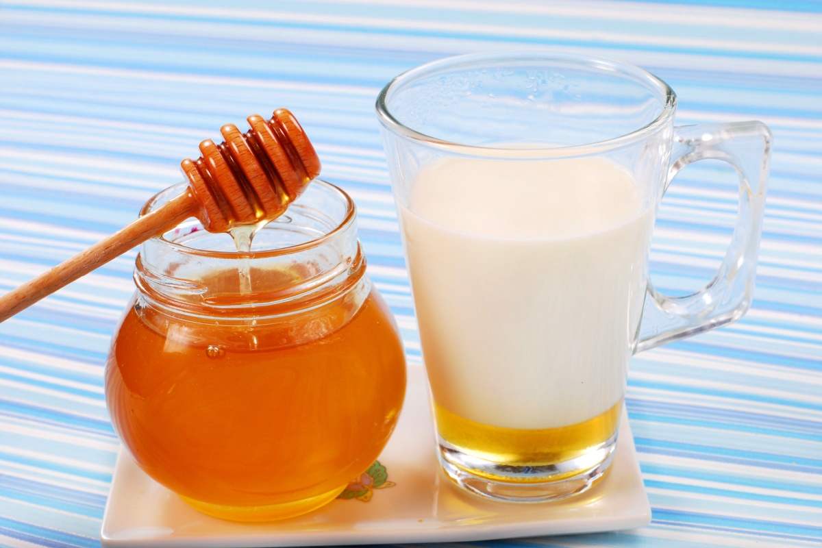 فواید شیر و عسل