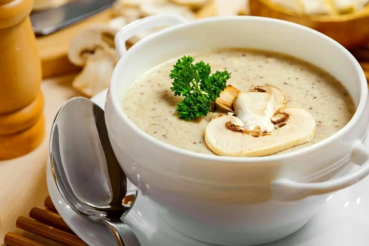 طرز تهیه سوپ جو با شیر