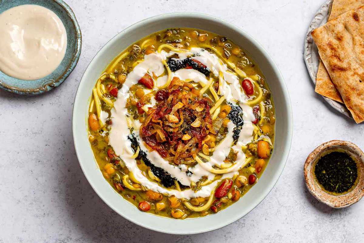 طرز تهیه آش رشته