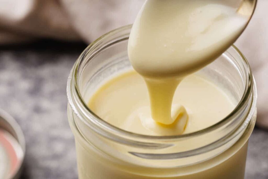 طرز تهیه شیر عسلی خانگی