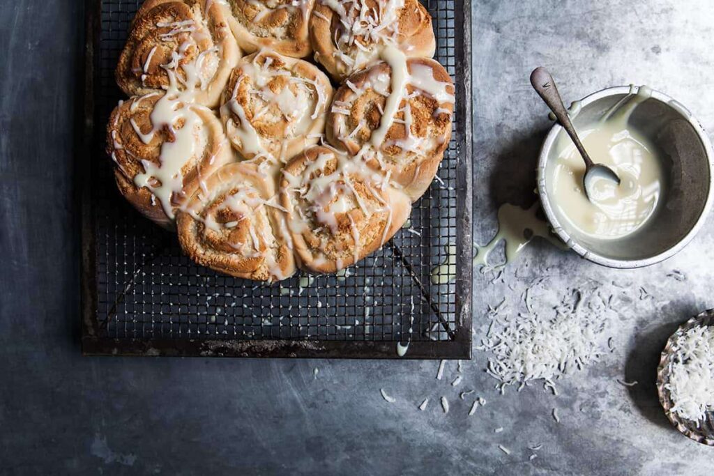 کاربردهای شیرعسلی در شیرینی‌پزی